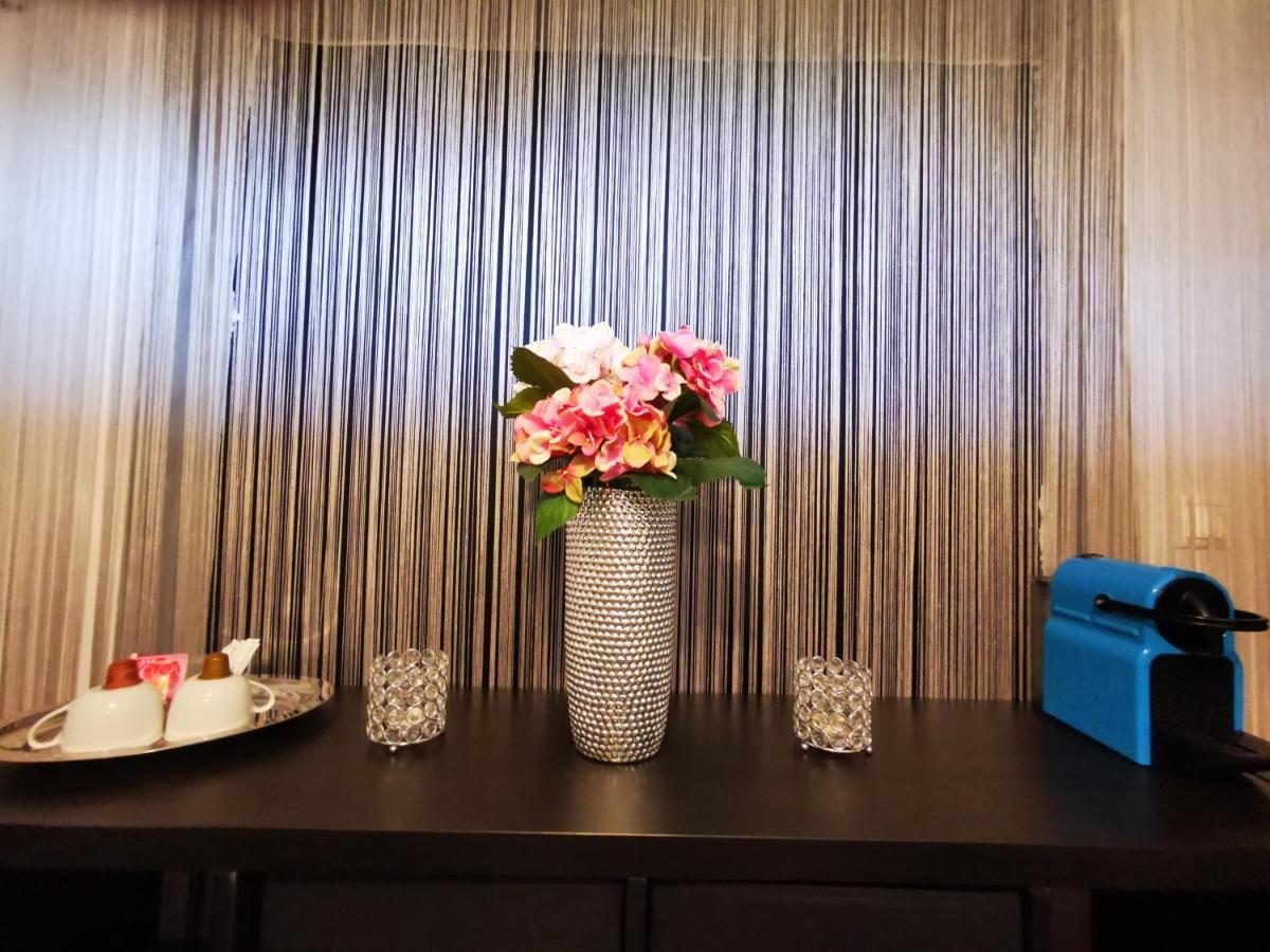 Apartamento Luxury Basement In The Surrounding Of Budapest Mogyoród Exterior foto