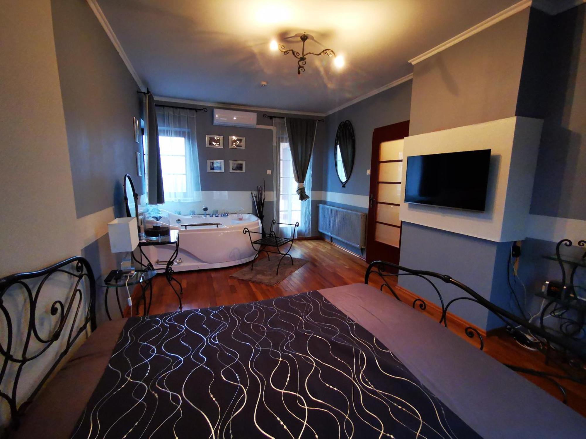 Apartamento Luxury Basement In The Surrounding Of Budapest Mogyoród Exterior foto