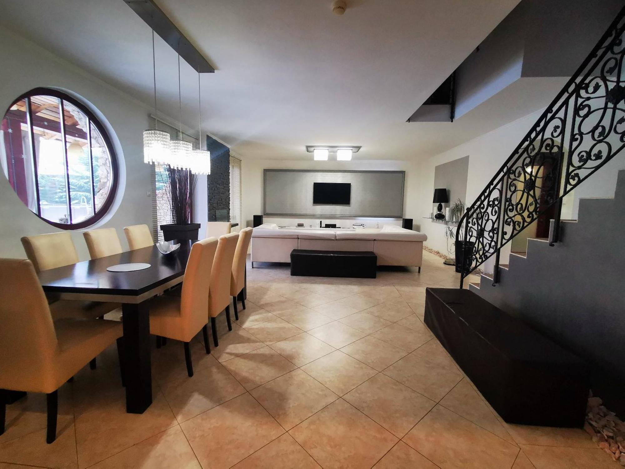 Apartamento Luxury Basement In The Surrounding Of Budapest Mogyoród Exterior foto
